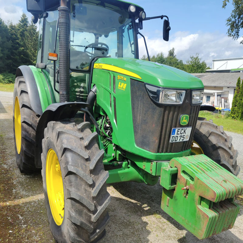 Zugmaschine_T-Traktor-John-Deere